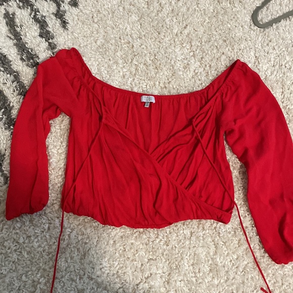 Tobi Tops - ❤️‍🔥4/$20 - Cropped Open Front Red Blouse
